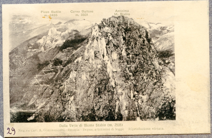 Dalla vetta di Monte Stabio (m 2535)