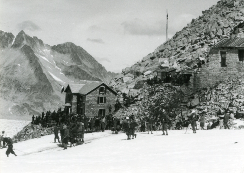 Rifugio ai Caduti dell'Adamello