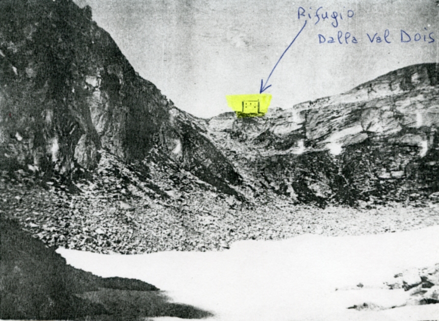 Rifugio Brescia al passo Dernal