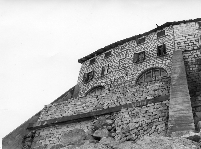 Rifugio ai Caduti dell'Adamello